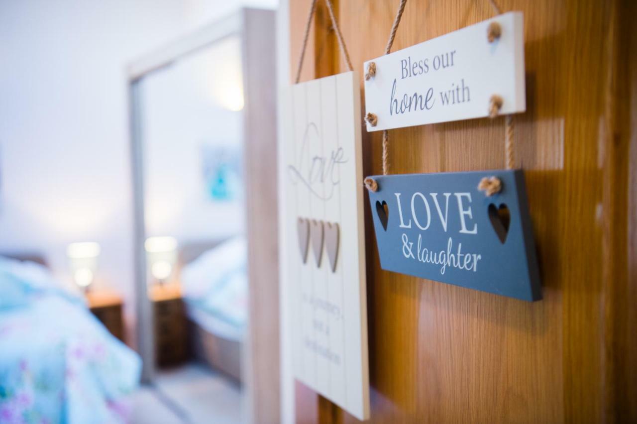 Bed and Breakfast Y Grange Llanfihangel-y-Creuddyn Экстерьер фото