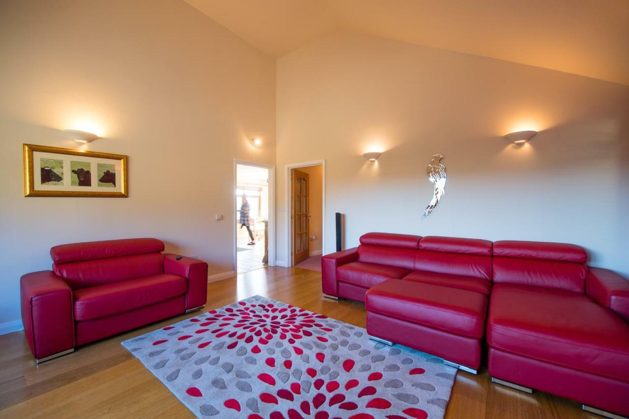 Bed and Breakfast Y Grange Llanfihangel-y-Creuddyn Экстерьер фото