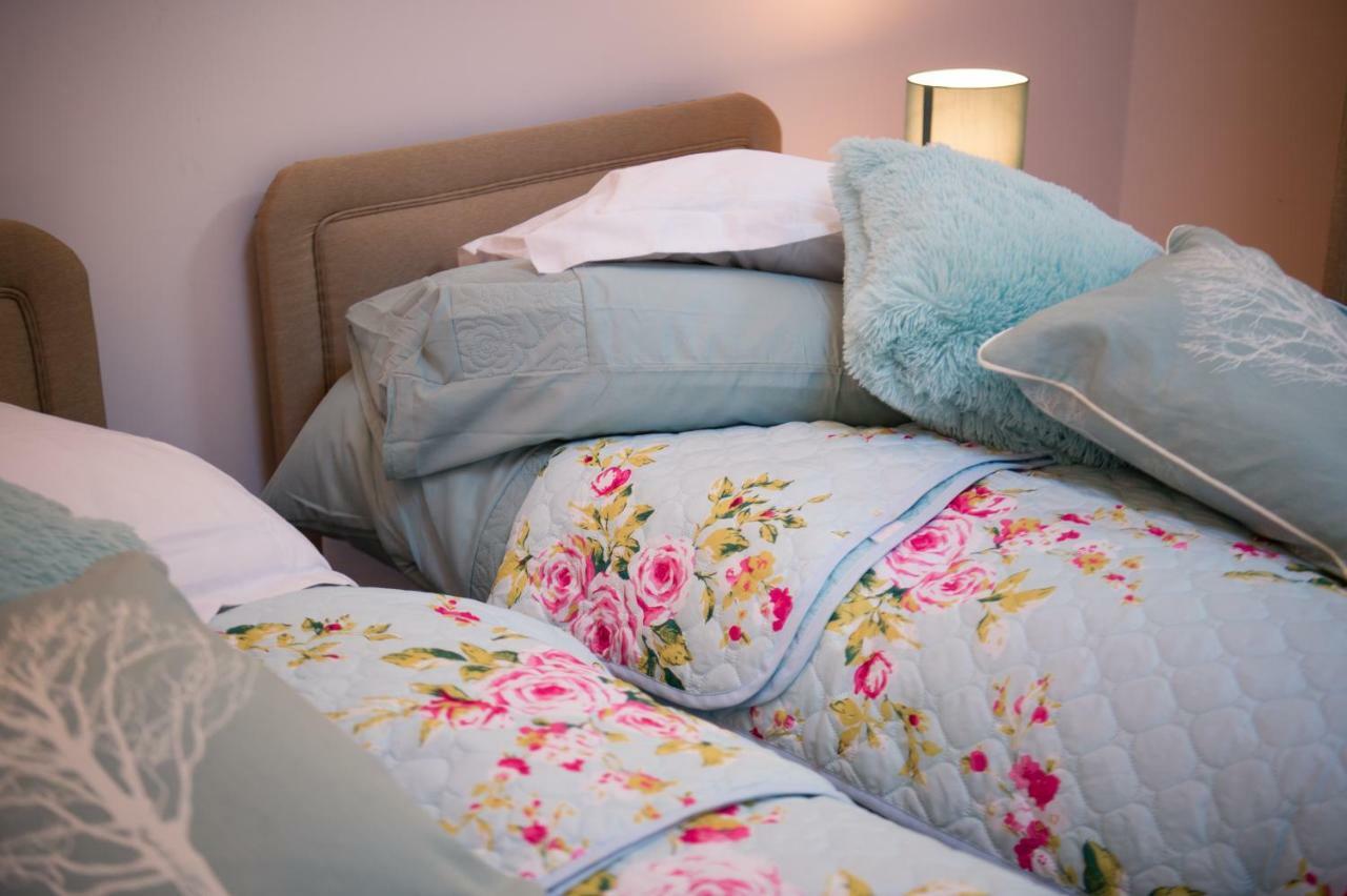 Bed and Breakfast Y Grange Llanfihangel-y-Creuddyn Экстерьер фото