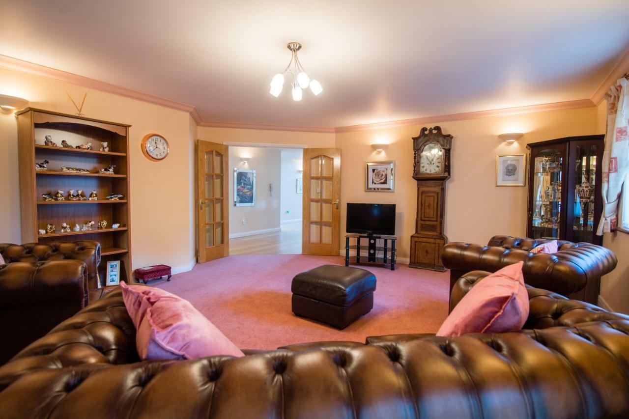 Bed and Breakfast Y Grange Llanfihangel-y-Creuddyn Экстерьер фото