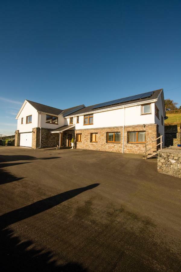Bed and Breakfast Y Grange Llanfihangel-y-Creuddyn Экстерьер фото