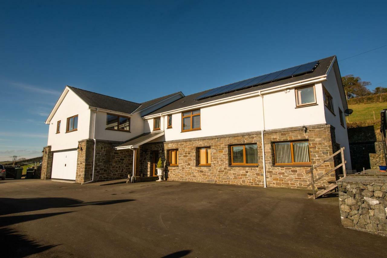 Bed and Breakfast Y Grange Llanfihangel-y-Creuddyn Экстерьер фото