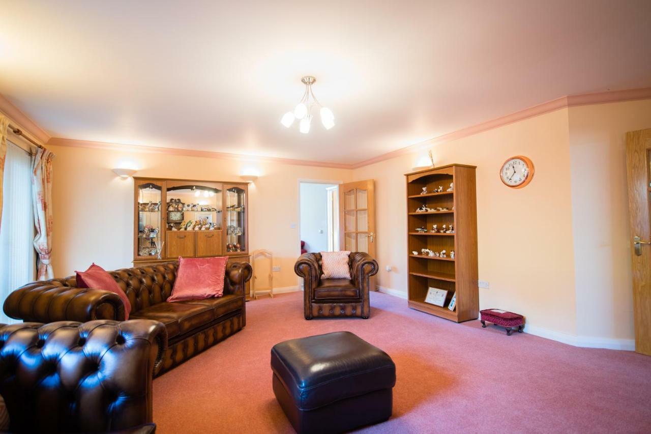 Bed and Breakfast Y Grange Llanfihangel-y-Creuddyn Экстерьер фото