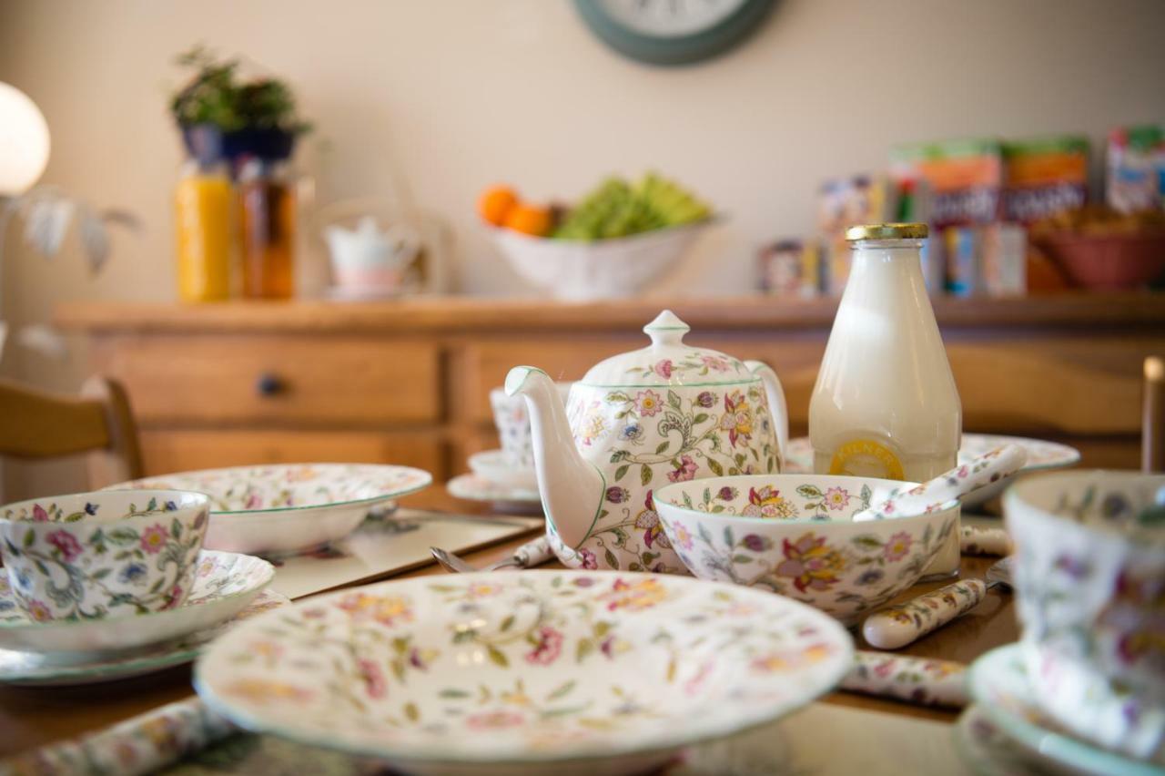 Bed and Breakfast Y Grange Llanfihangel-y-Creuddyn Экстерьер фото