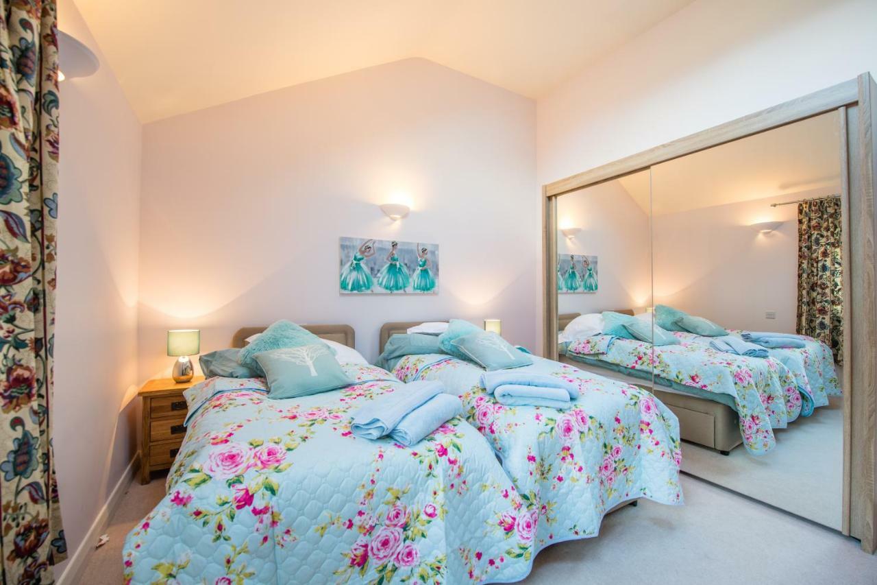 Bed and Breakfast Y Grange Llanfihangel-y-Creuddyn Экстерьер фото