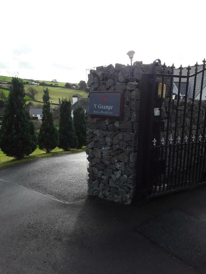 Bed and Breakfast Y Grange Llanfihangel-y-Creuddyn Экстерьер фото