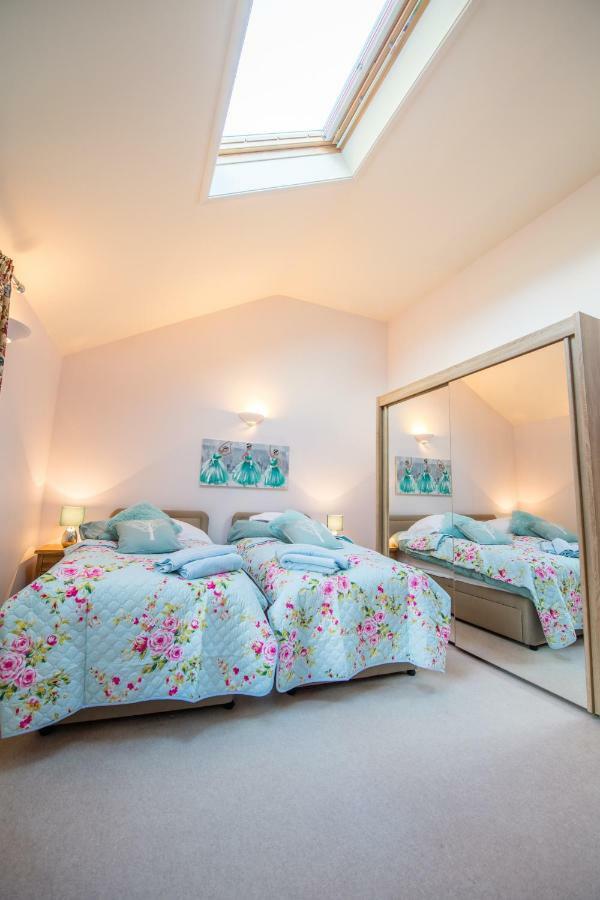 Bed and Breakfast Y Grange Llanfihangel-y-Creuddyn Экстерьер фото