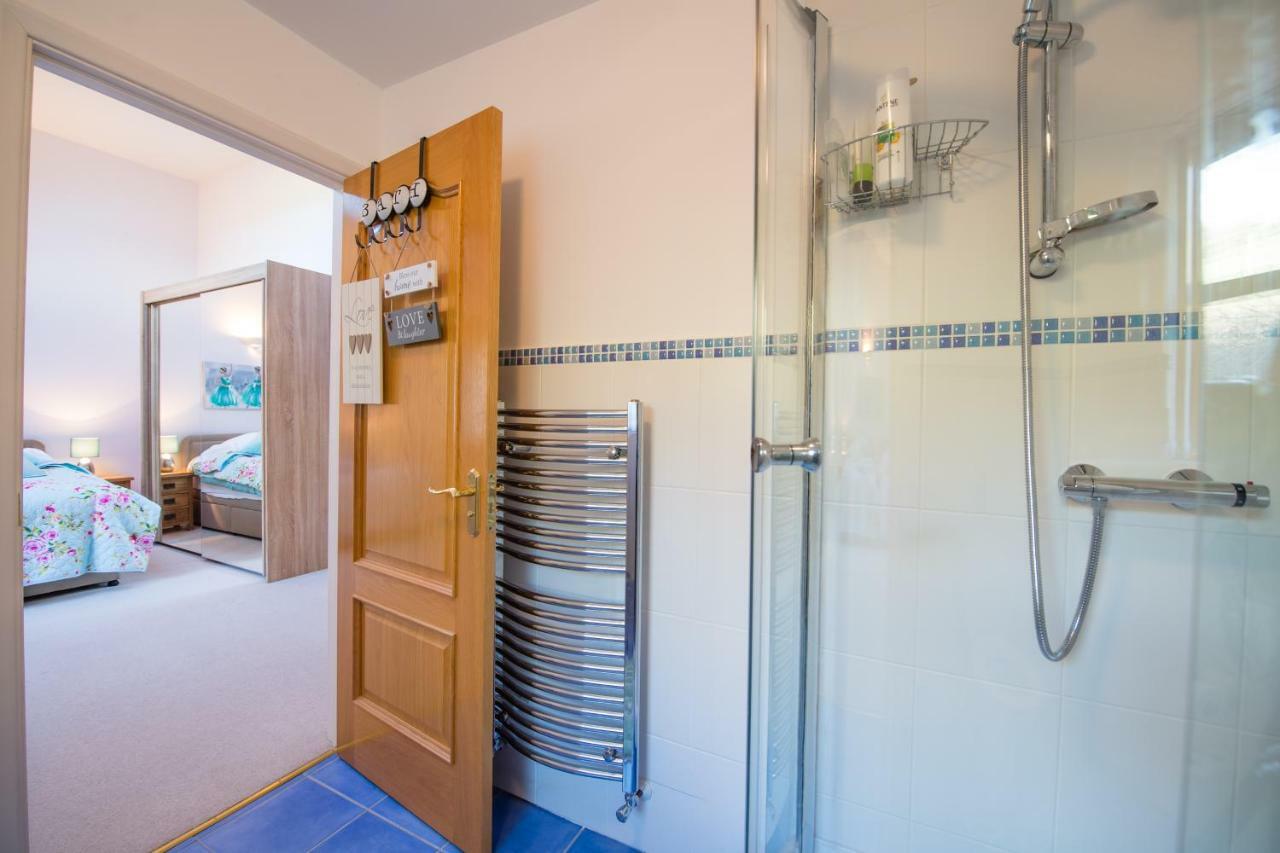 Bed and Breakfast Y Grange Llanfihangel-y-Creuddyn Экстерьер фото
